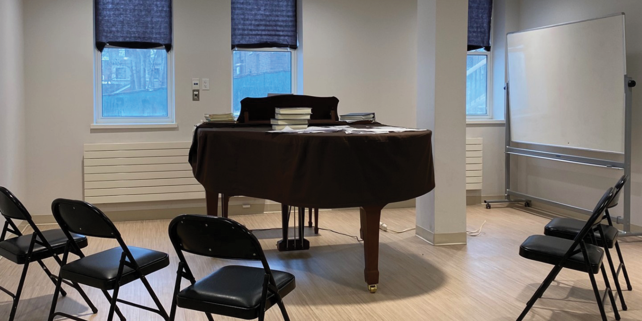 2423 Queen Street E - Gallery - Piano Room