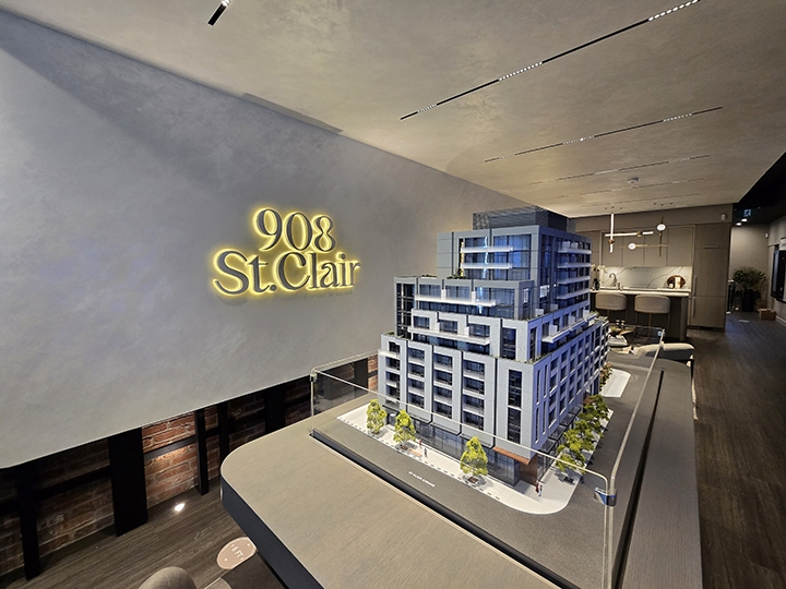 805 St Clair Avenue W - 03