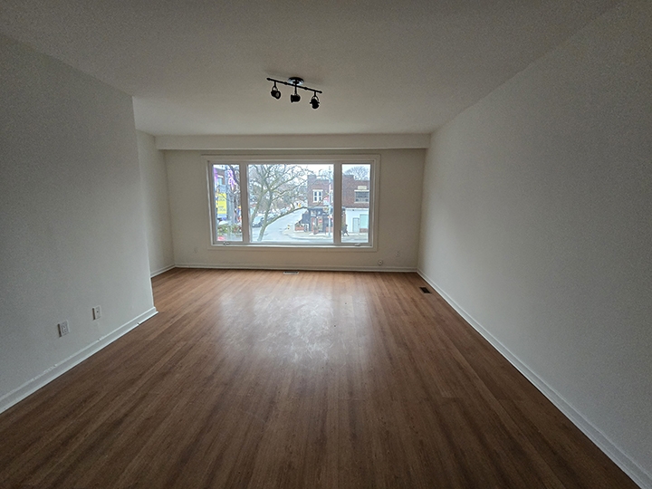805 St Clair Avenue W - 04