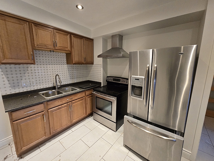 805 St Clair Avenue W - 05