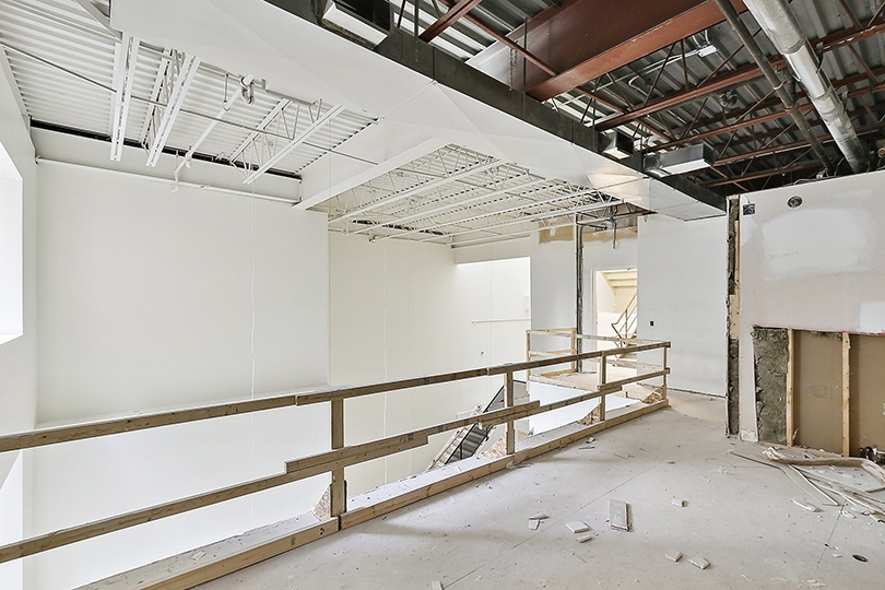 101 Richmond St E interior view of the building of high ceiling