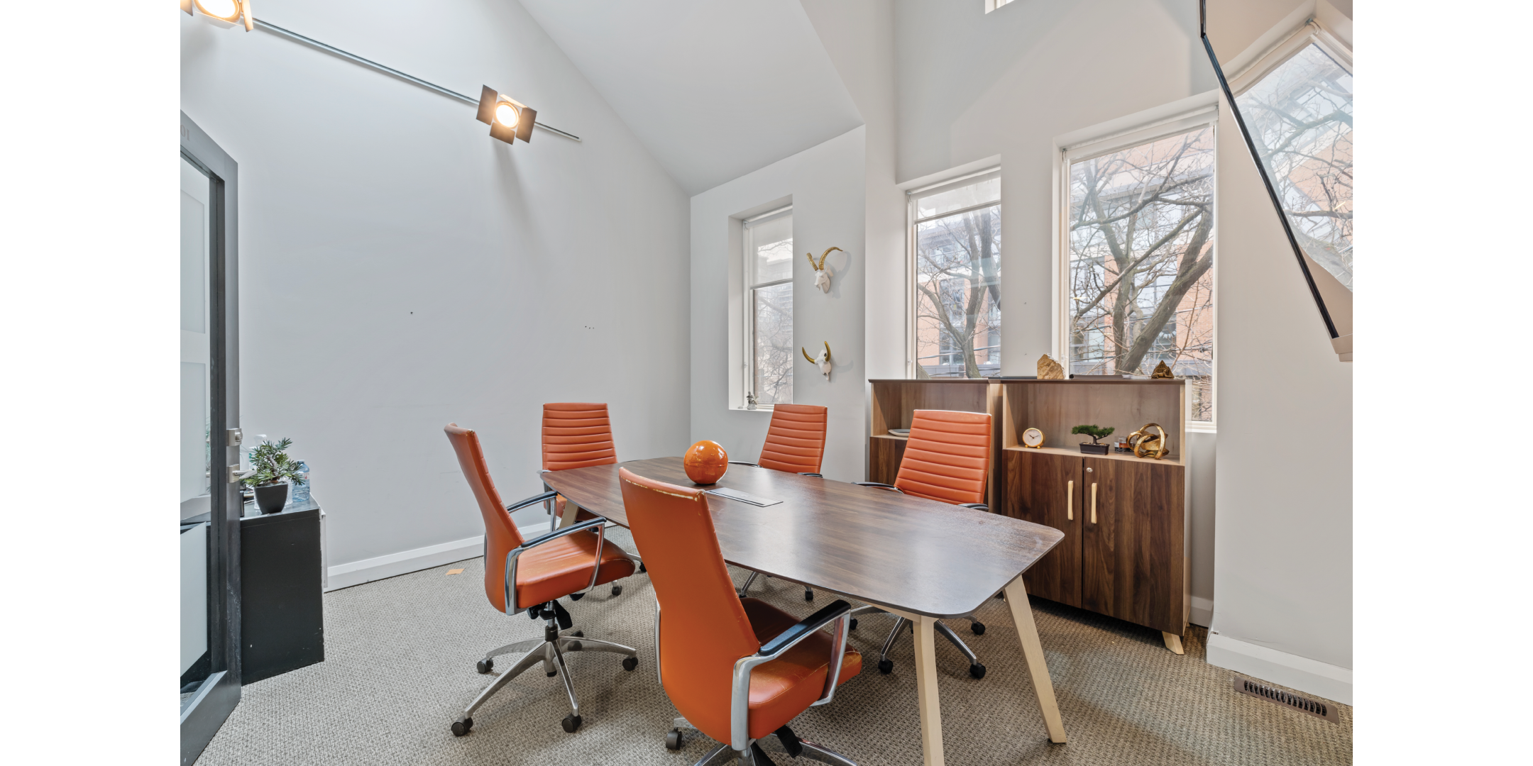137 Berkeley Street double height ceilings boardroom