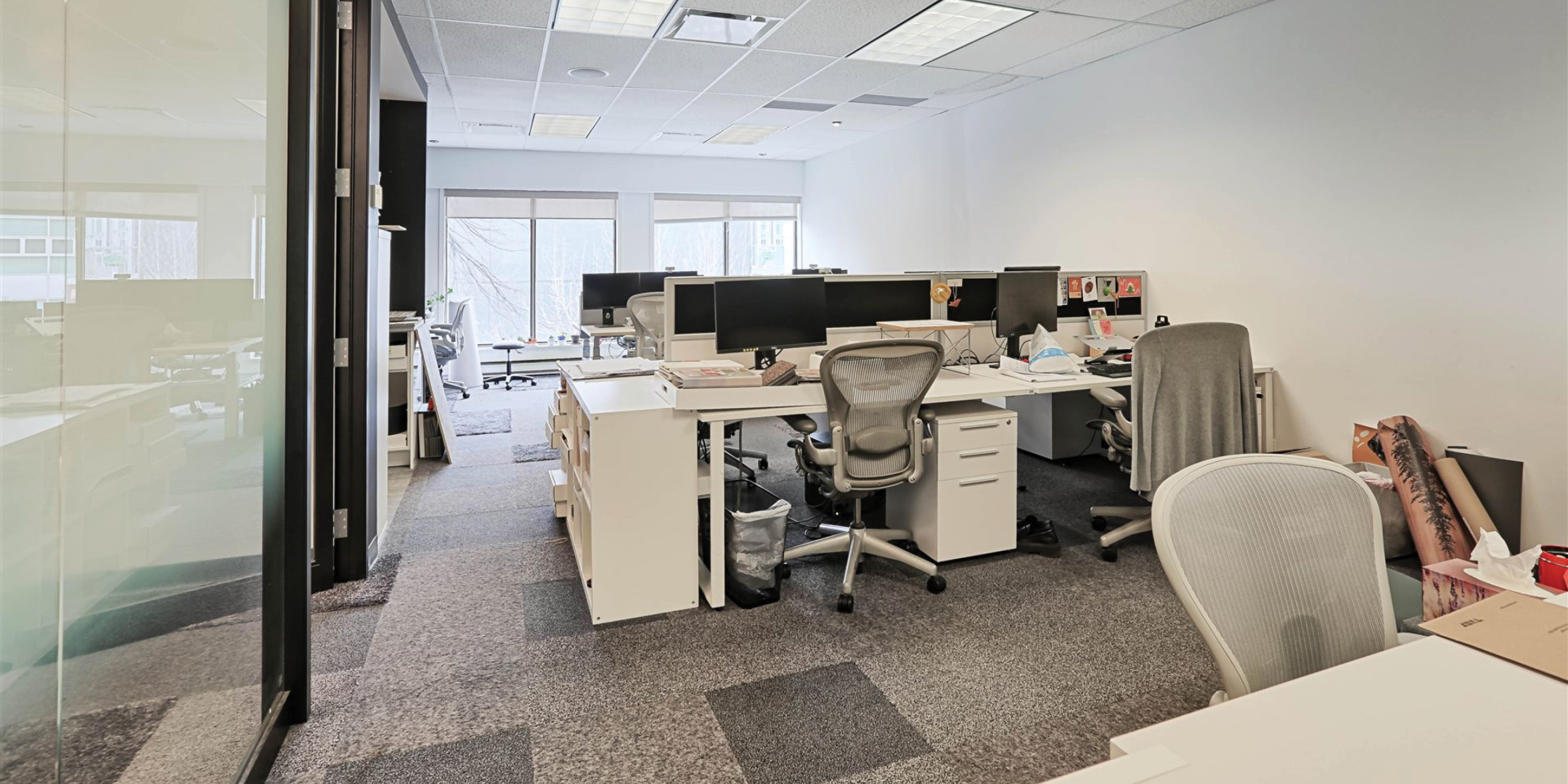 354 Davenport office open space with work stations