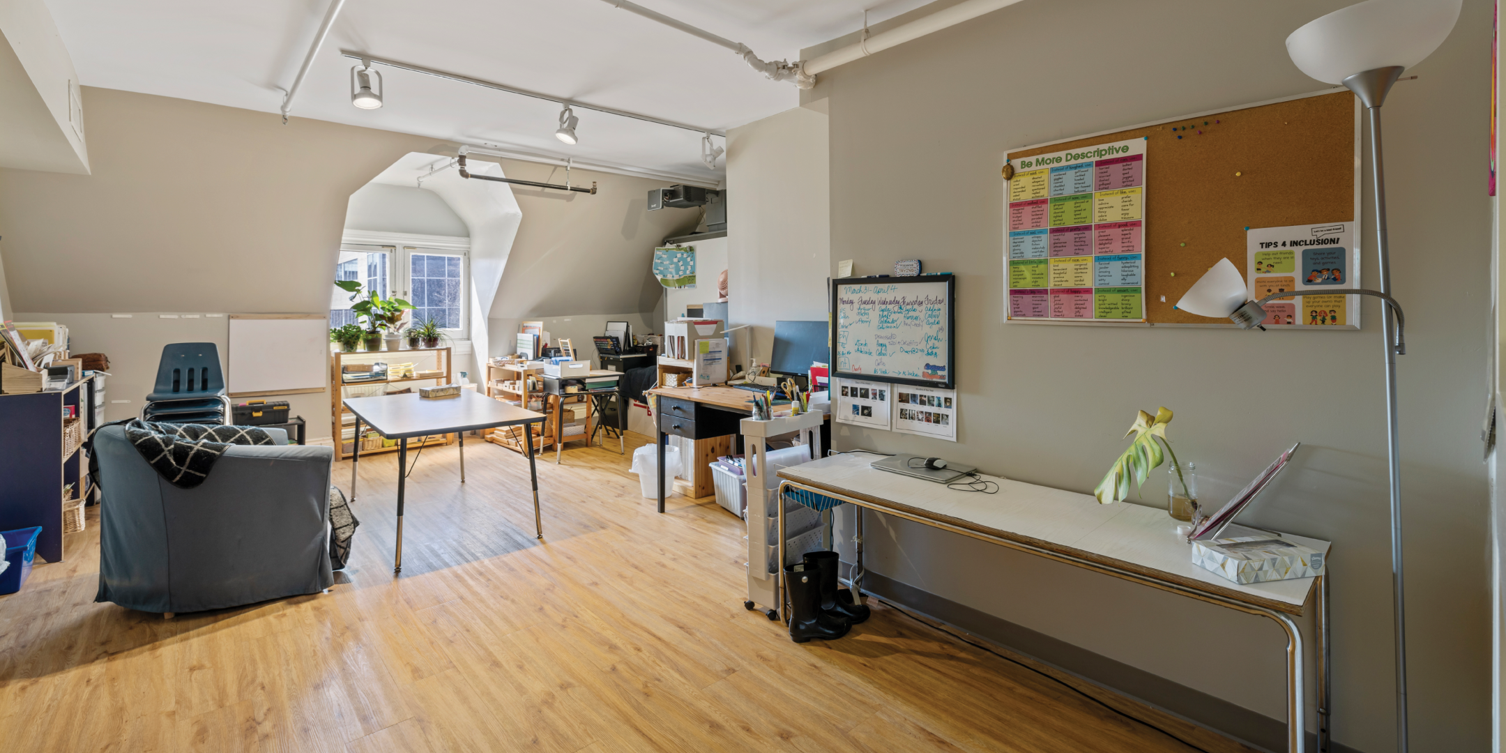 39 Spadina Road teacher room