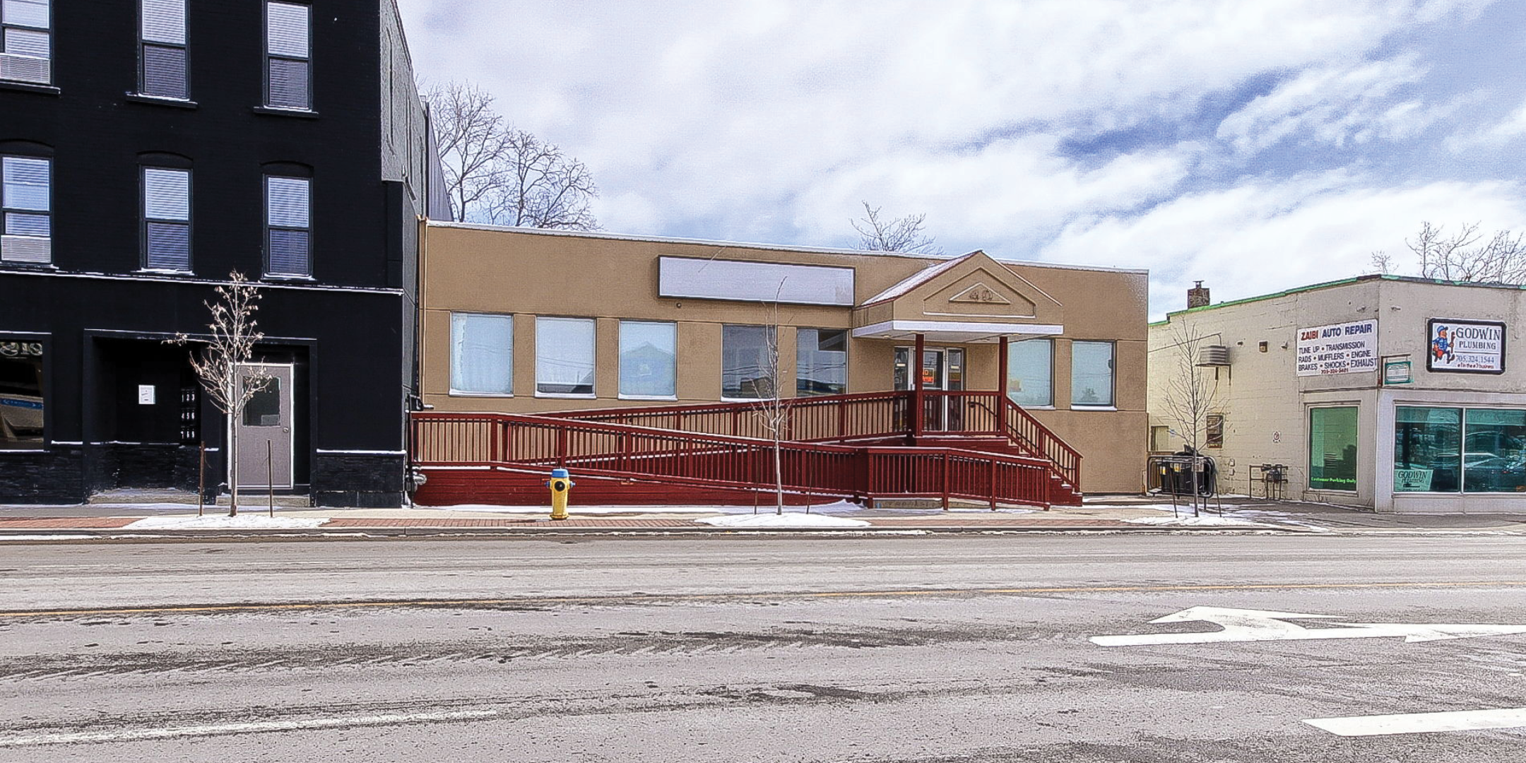 40 Lindsay Street S Retail/Office Building
