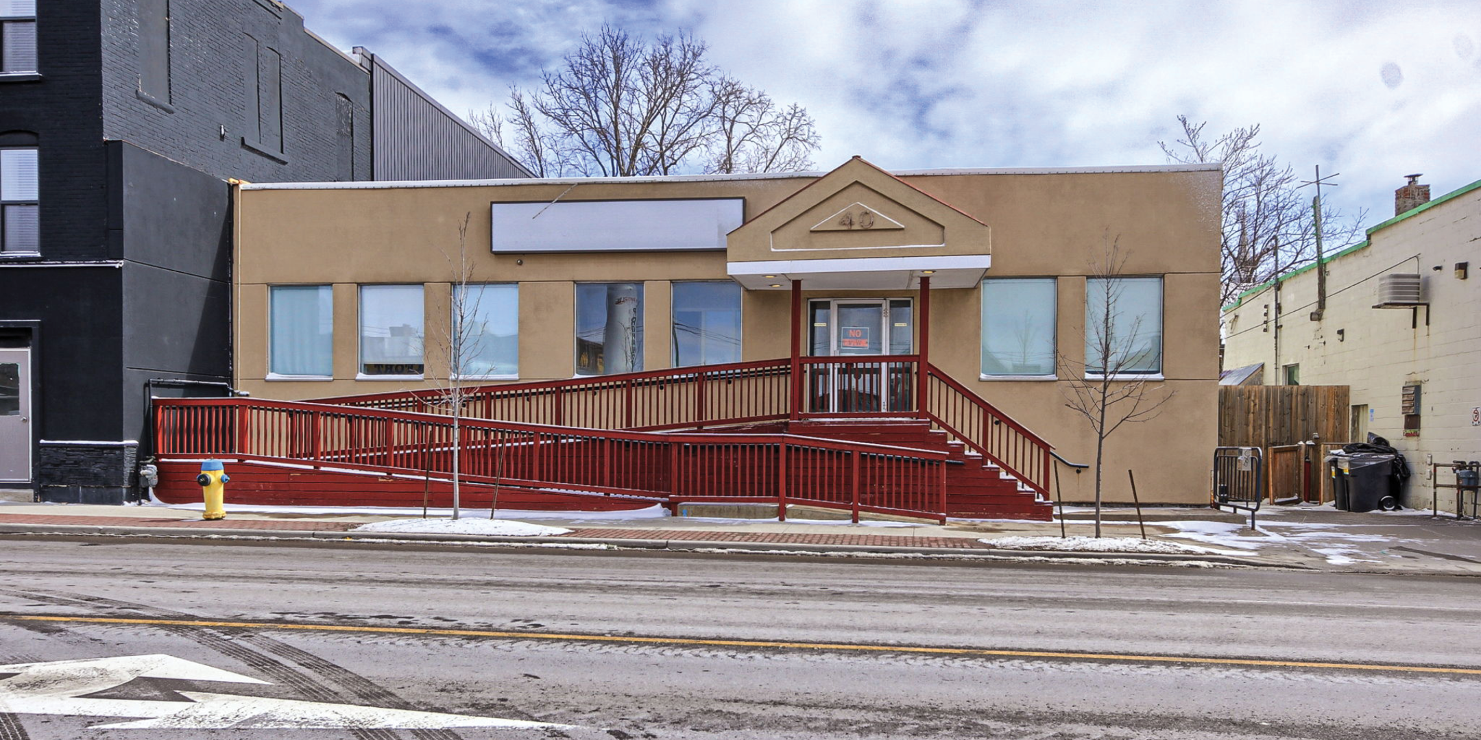 40 Lindsay Street S Retail/Office Building