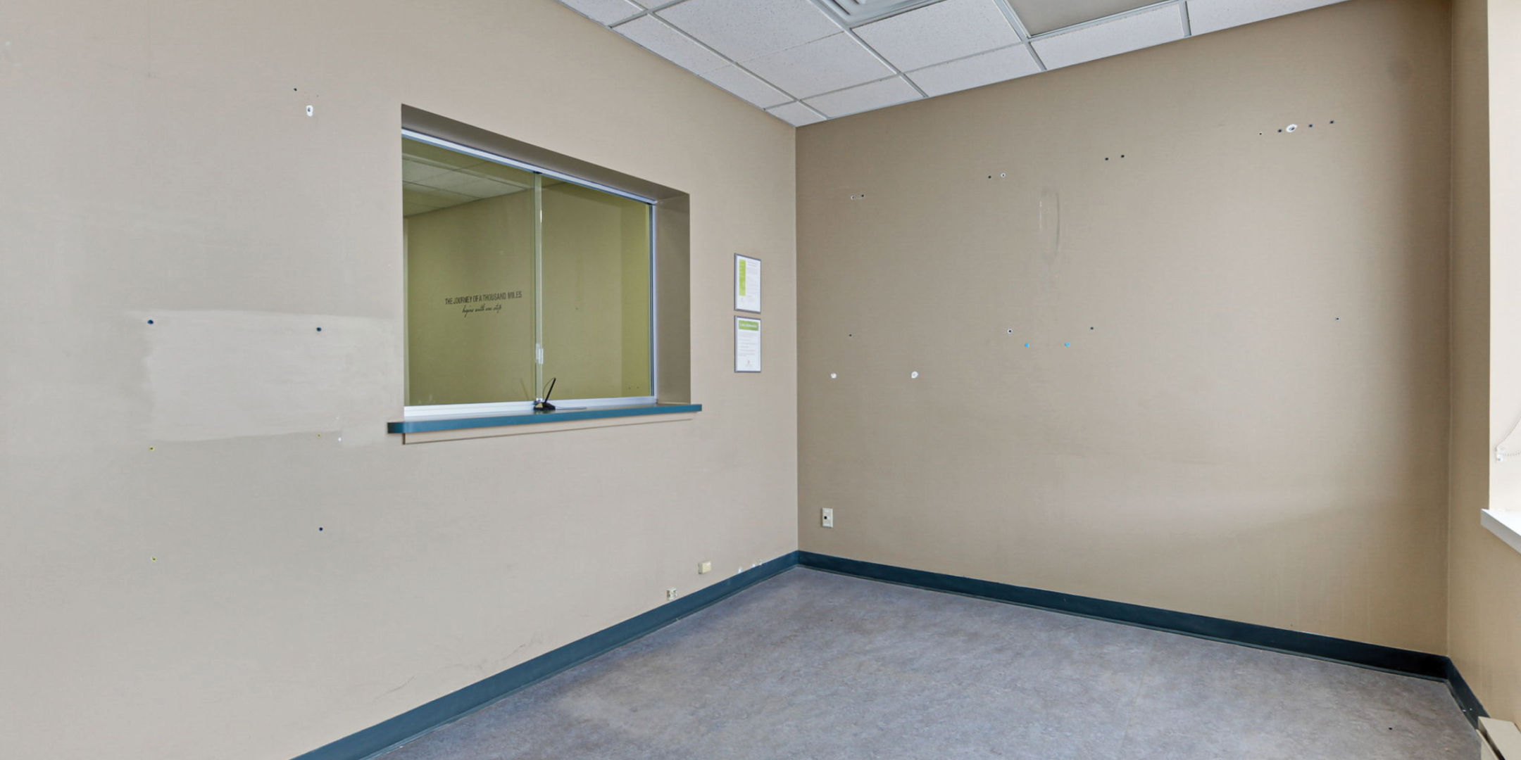 40 Lindsay Street S Office Area with window