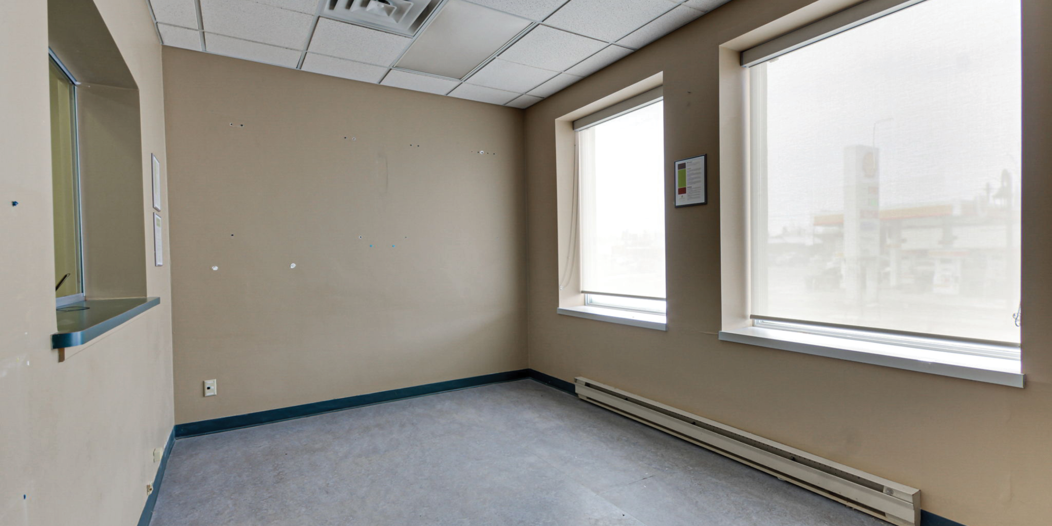 40 Lindsay Street S Office Area with windows