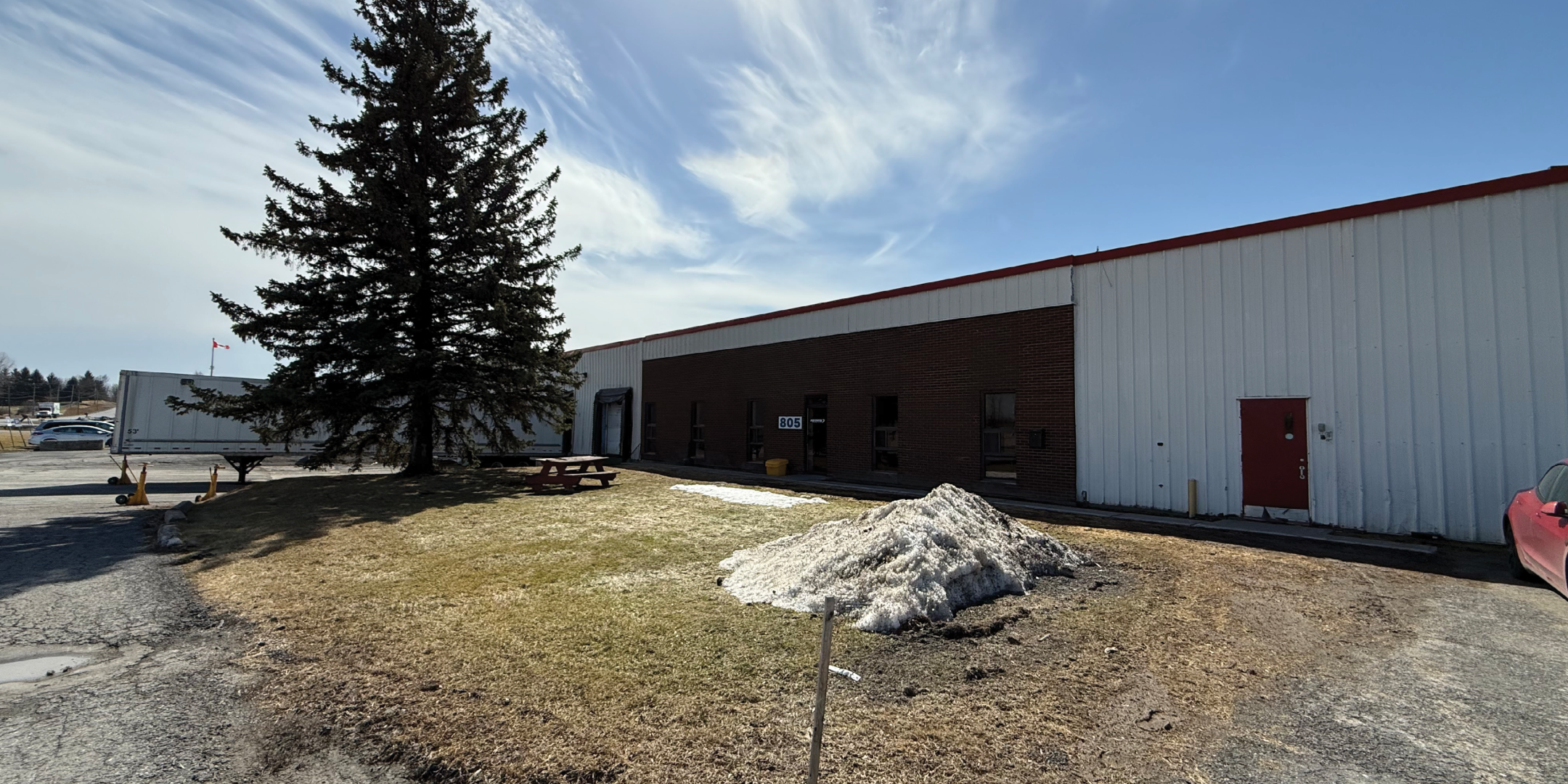 Front view of 805 Boundary Road