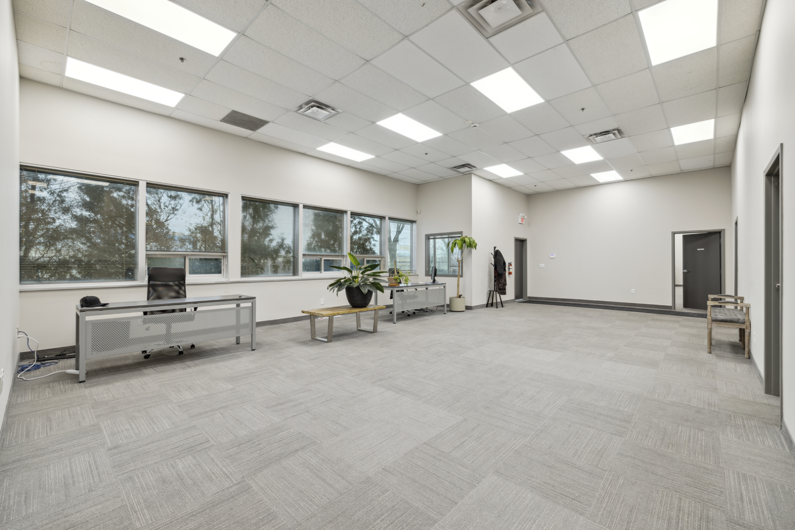 66-70 Bartor Road Office Photo