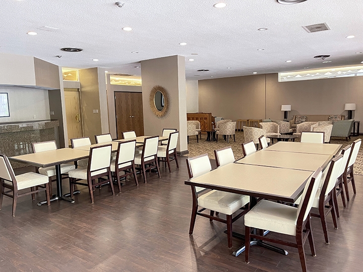 120 Carlton Street dining area