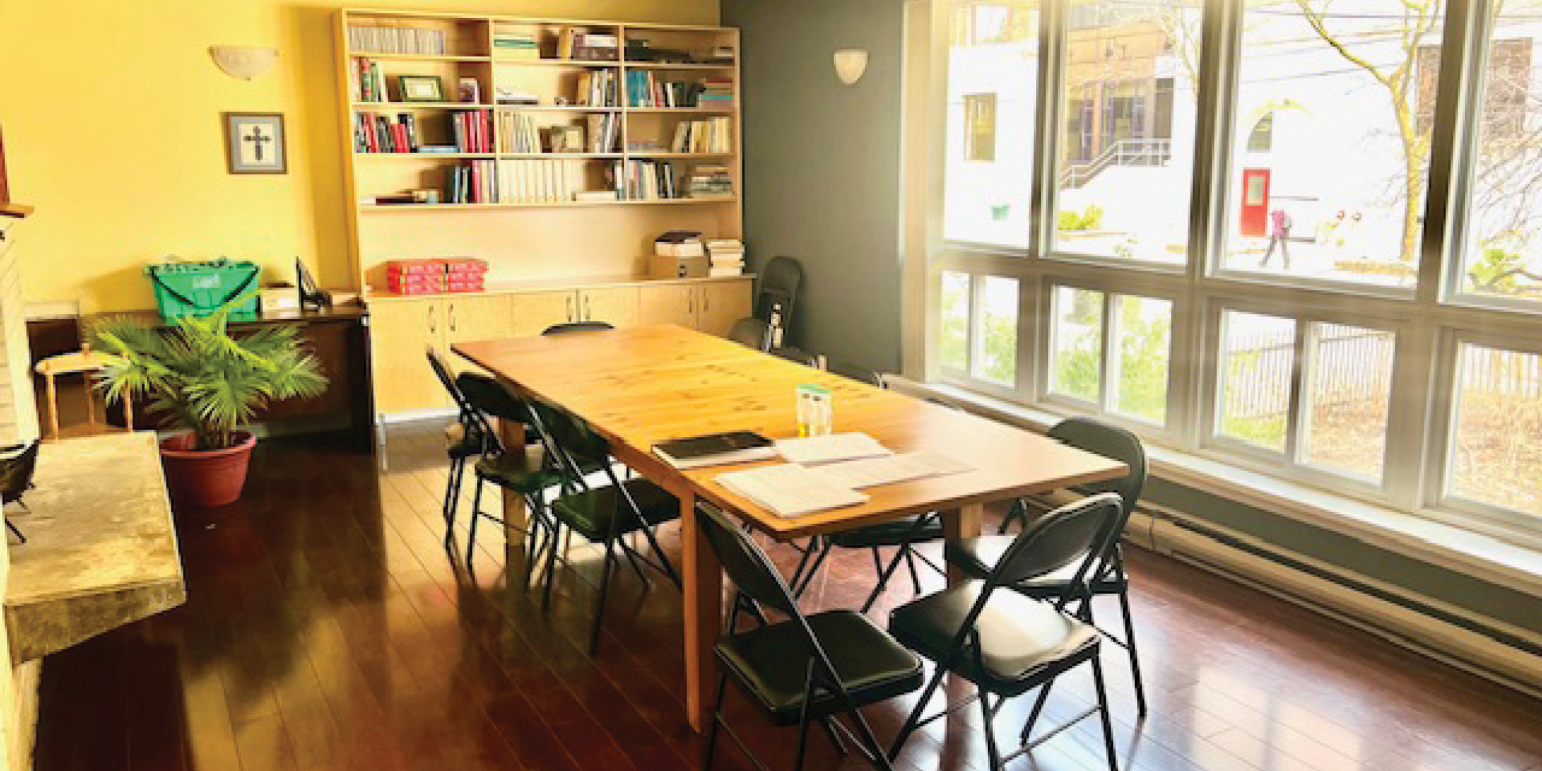 276 Gladstone Avenue boardroom