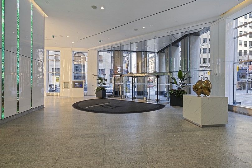 390 Bay Street lobby