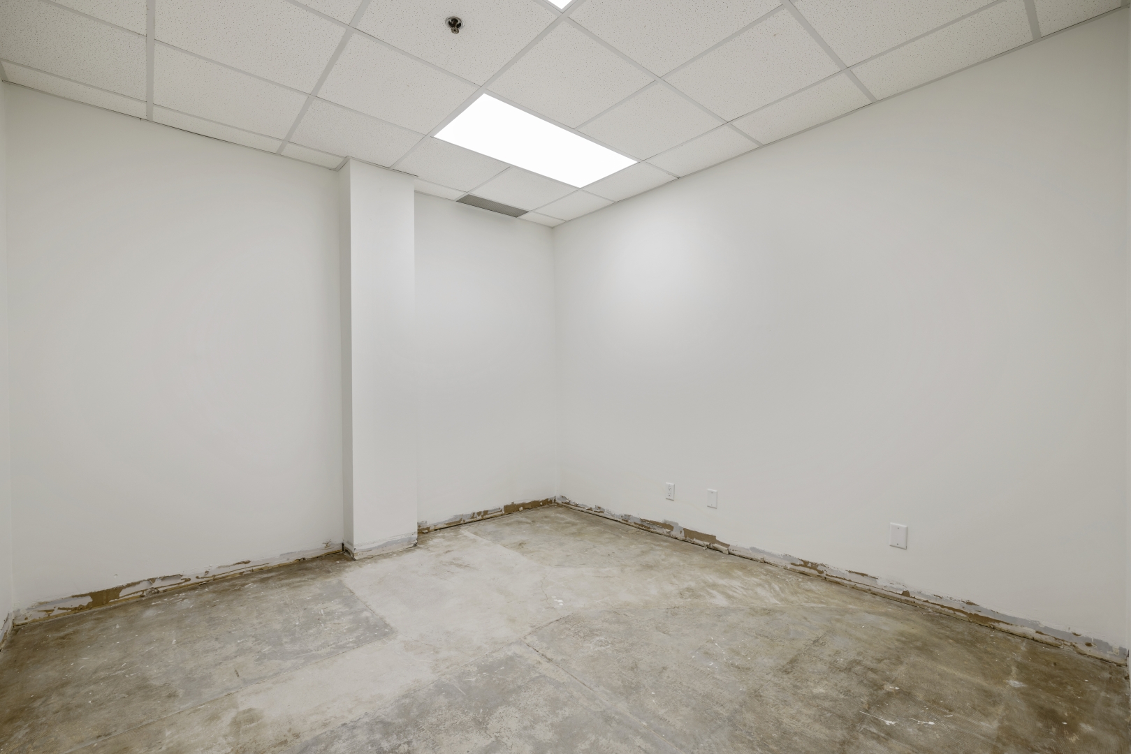 8851 Keele Street Interior