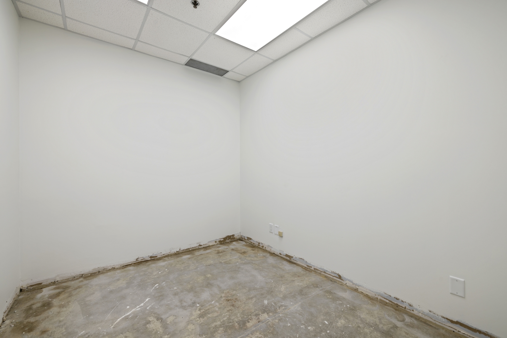 8851 Keele Street Interior
