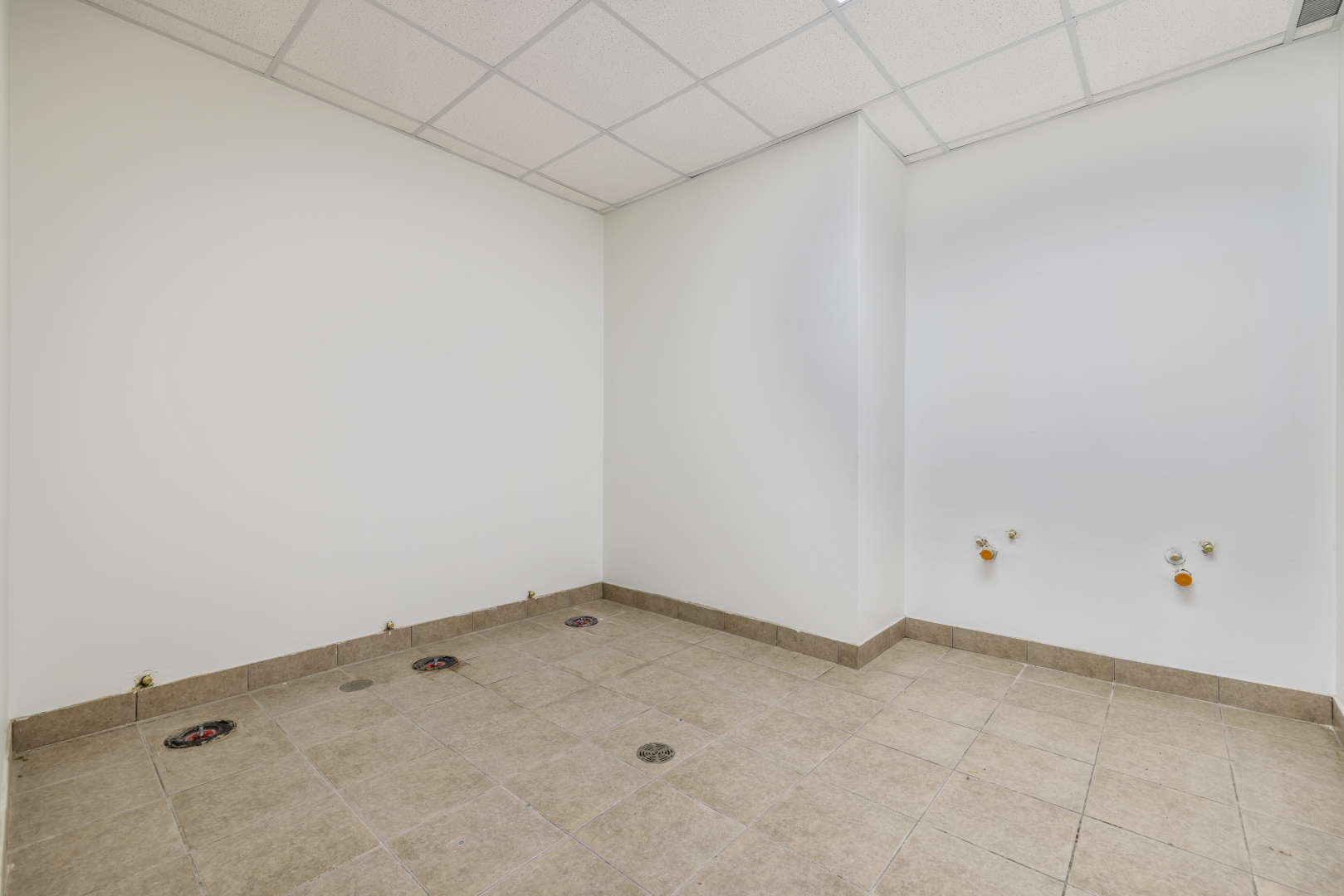 8851 Keele Street Interior