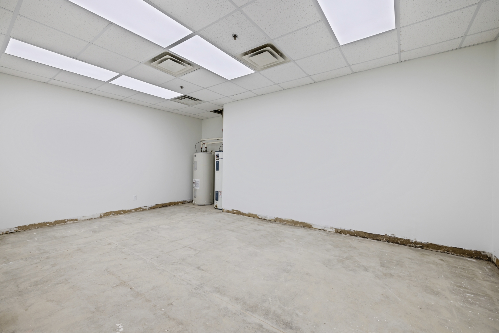 8851 Keele Street Interior