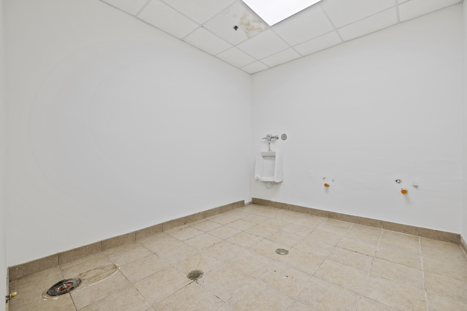 8851 Keele Street Interior