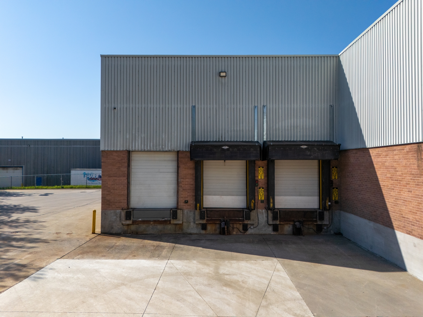 8851 Keele Street Shipping