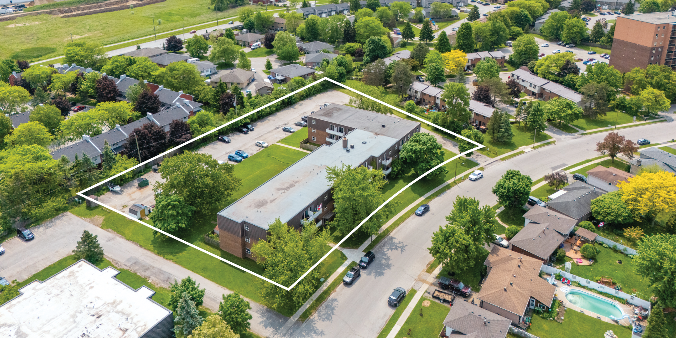 88 Confederation Drive aerial view of building front