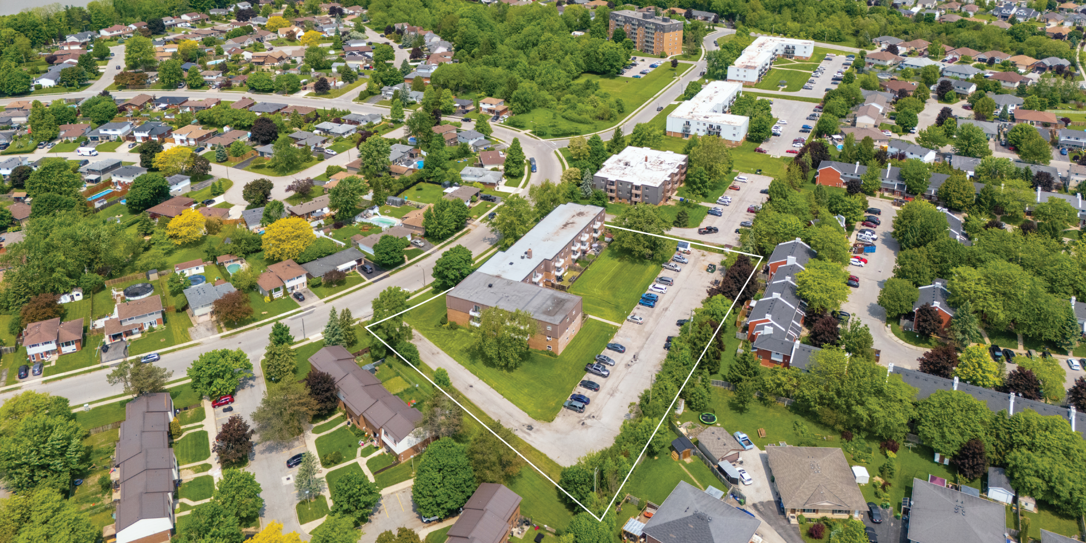 88 Confederation Drive aerial view of building