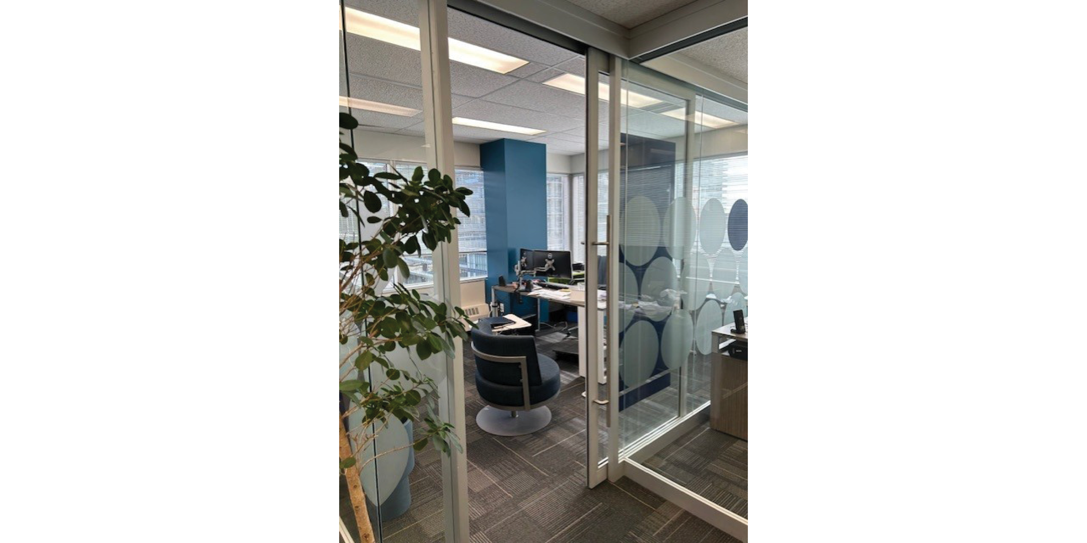 90 Eglinton Avenue E Suite 990 interior