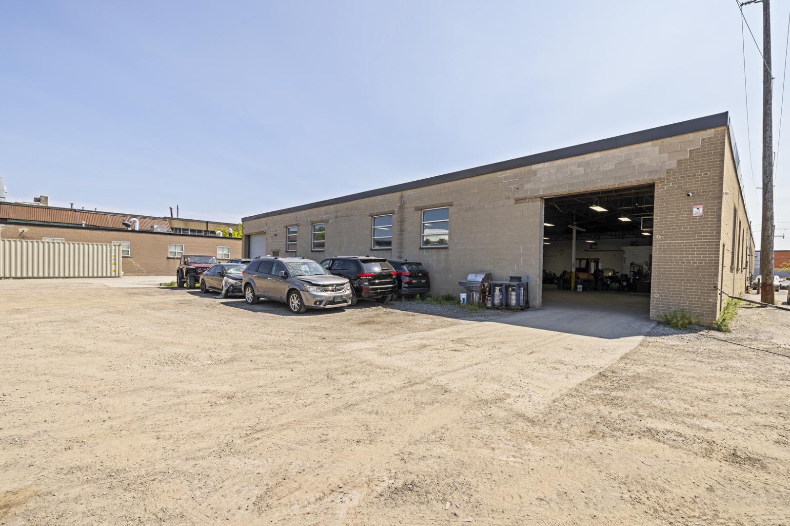 55 Milvan Drive Outside Shipping
