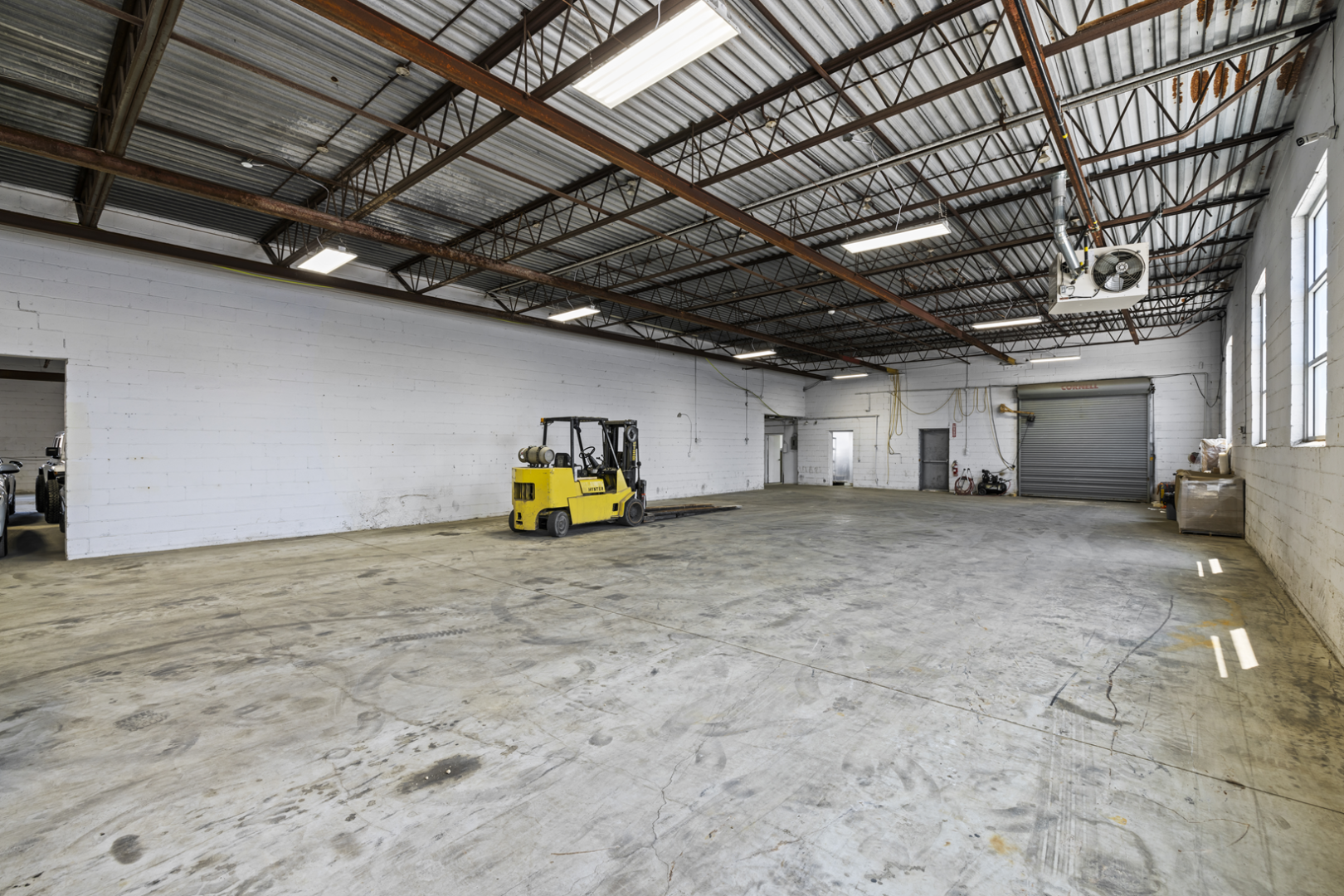 55 Milvan Drive Outside Warehouse