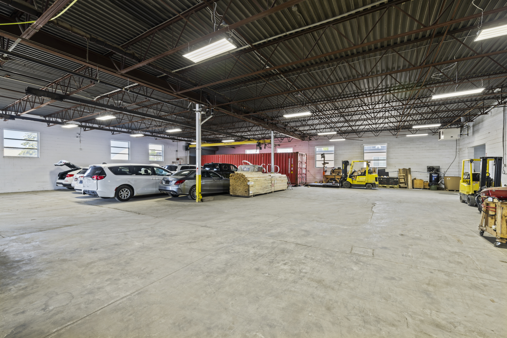 55 Milvan Drive Outside Warehouse