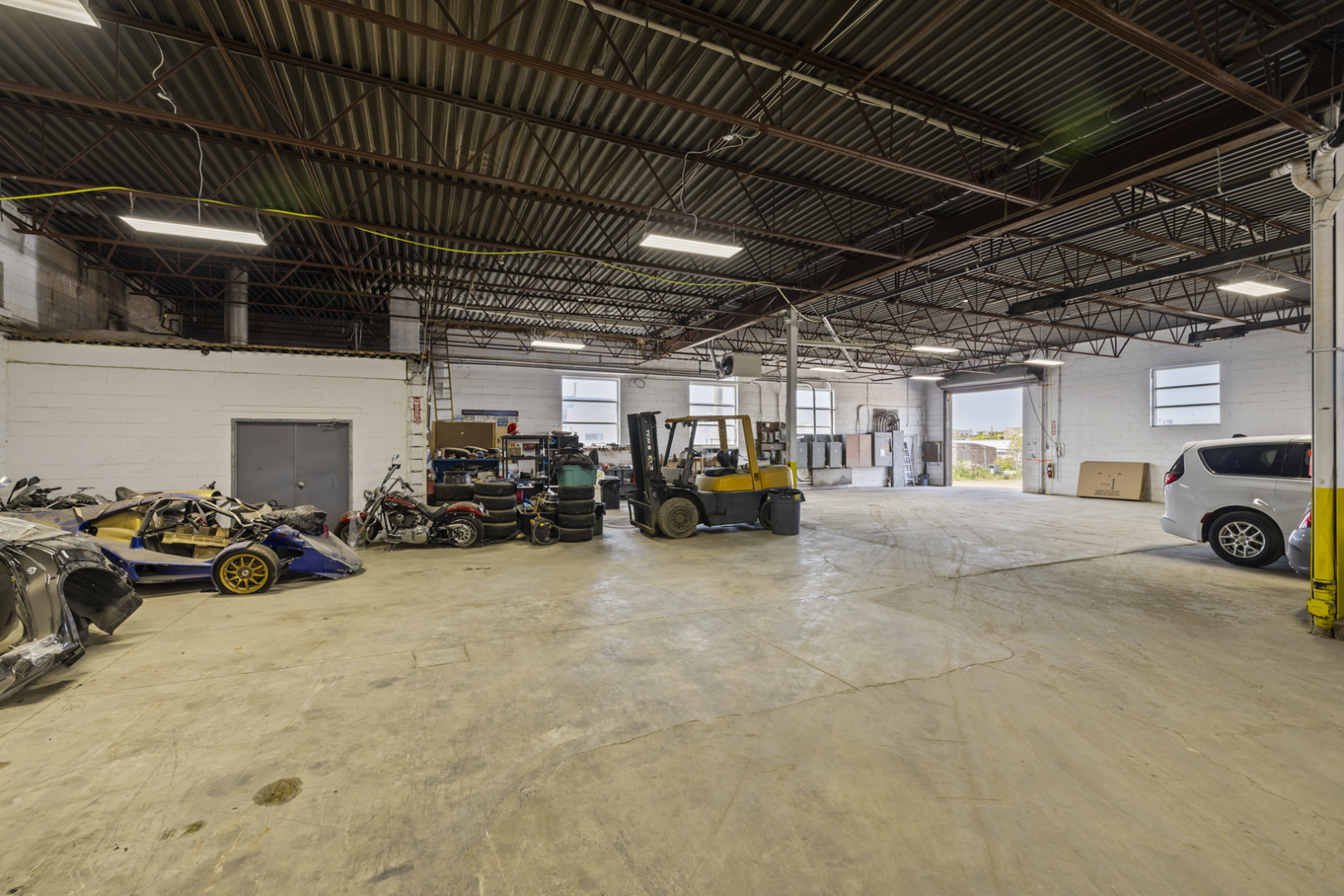 55 Milvan Drive Outside Warehouse