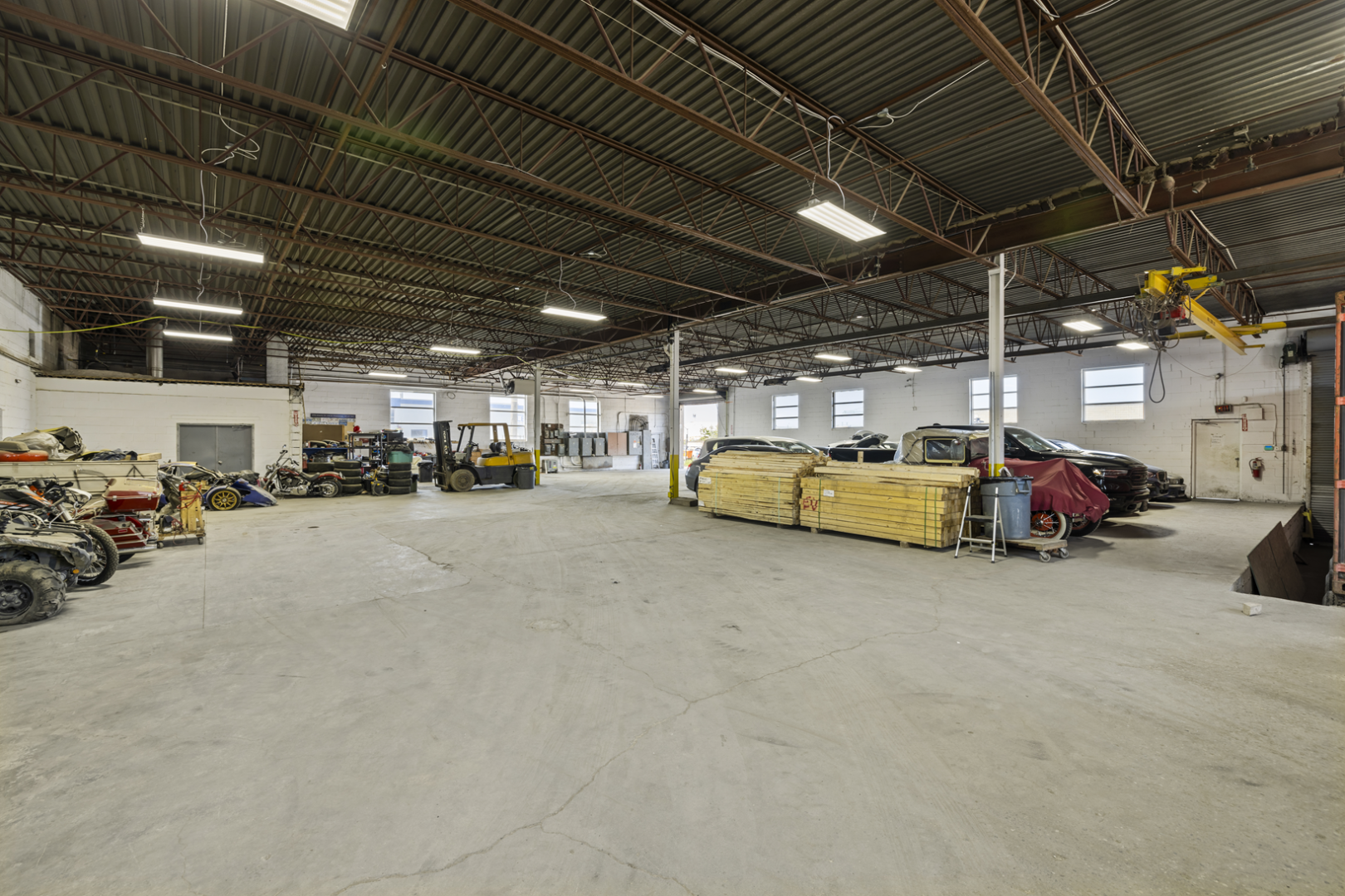 55 Milvan Drive Outside Warehouse