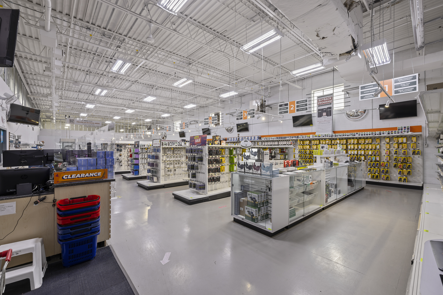 1090 Aerowood Dr Retail
