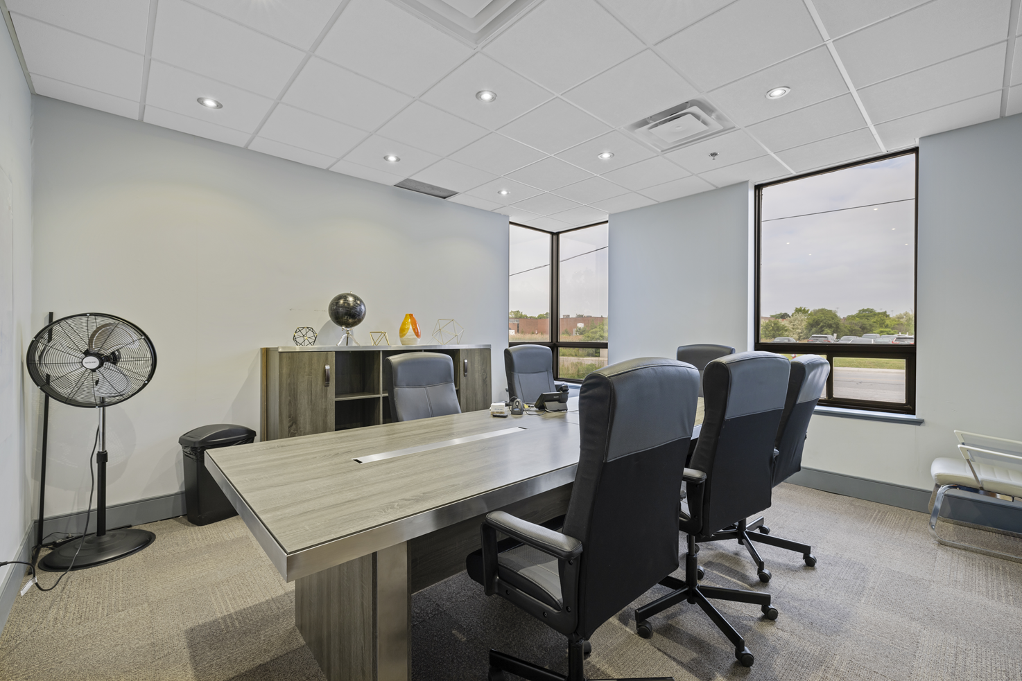 1090 Aerowood Dr Boardroom