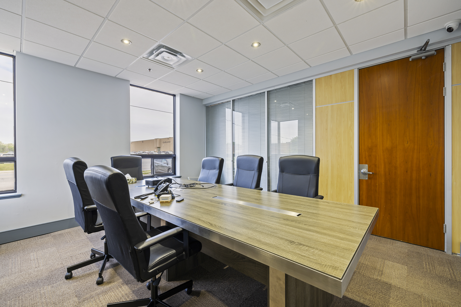 1090 Aerowood Dr Boardroom