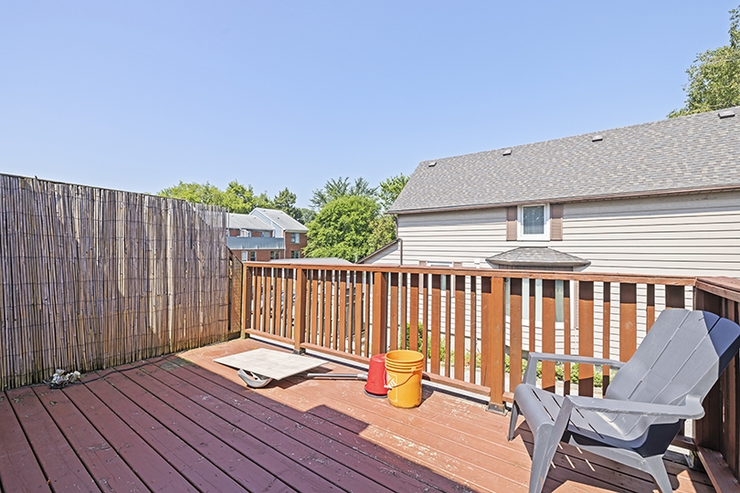 338 Kingston Road back patio