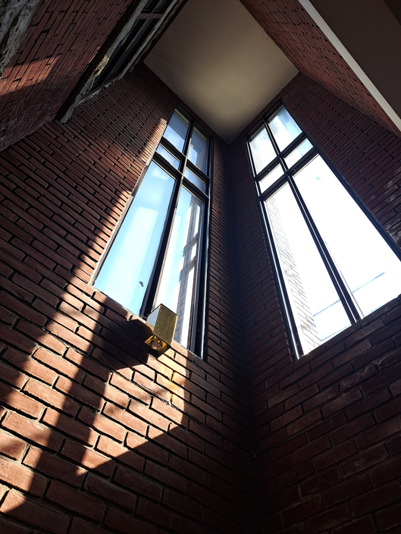 276 Bathurst church interior windows