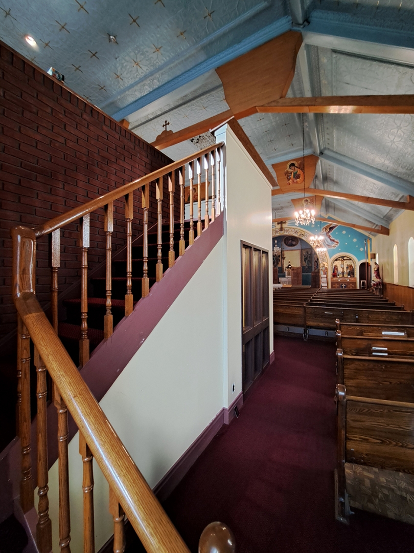 276 Bathurst church interior showing stairs