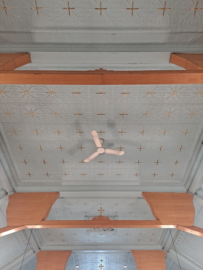 276 Bathurst church interior
