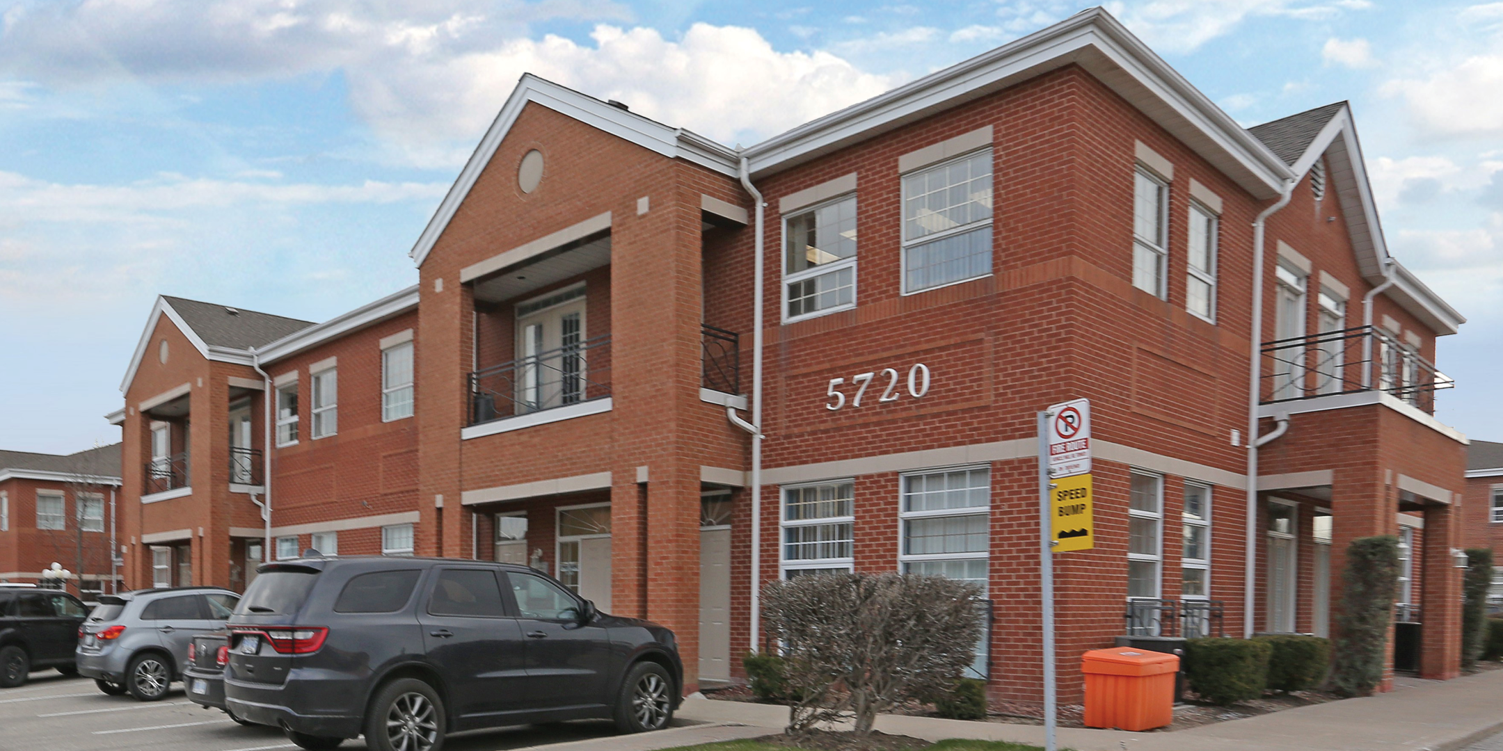 5710-5780 Timberlea Boulevard View of the Building and Parking Lot