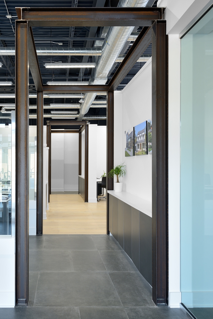68 Railside Road Unit E hallway