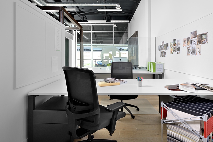 68 Railside Road Unit E workstations