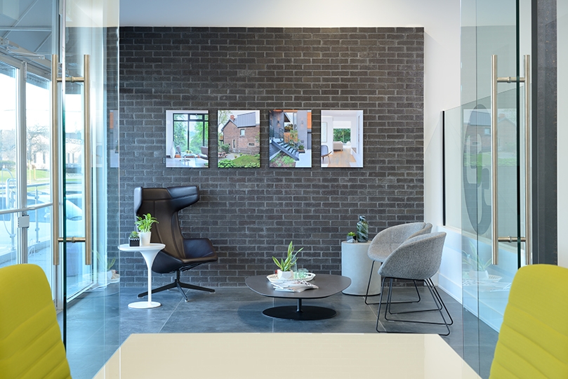 68 Railside Road Unit E reception