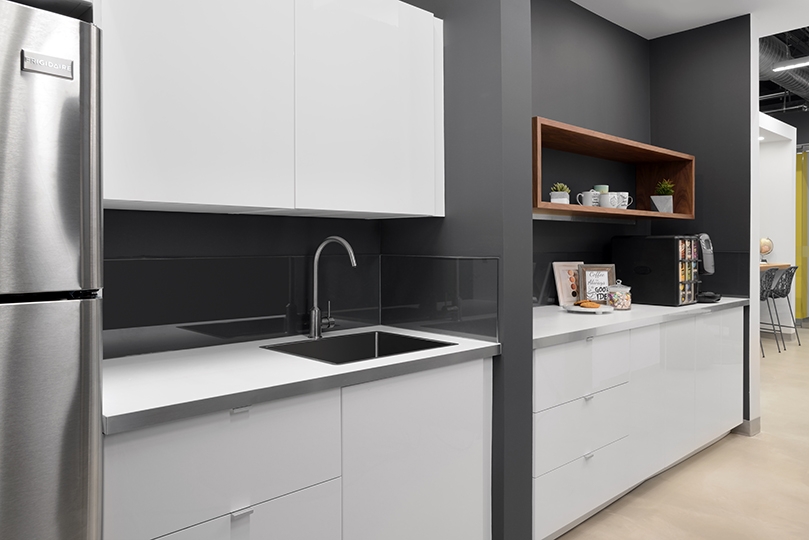 68 Railside Road Unit F kitchen