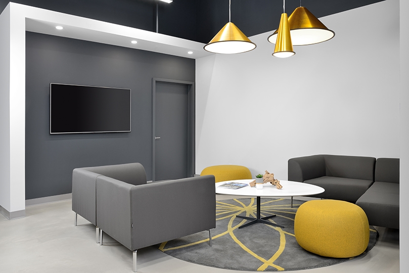 68 Railside Road Unit F sofa area
