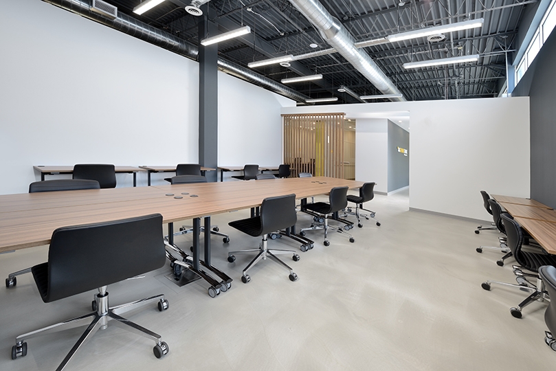 68 Railside Road Unit F workstations