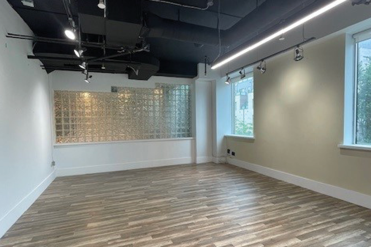 160 Peaers Suite 202 interior