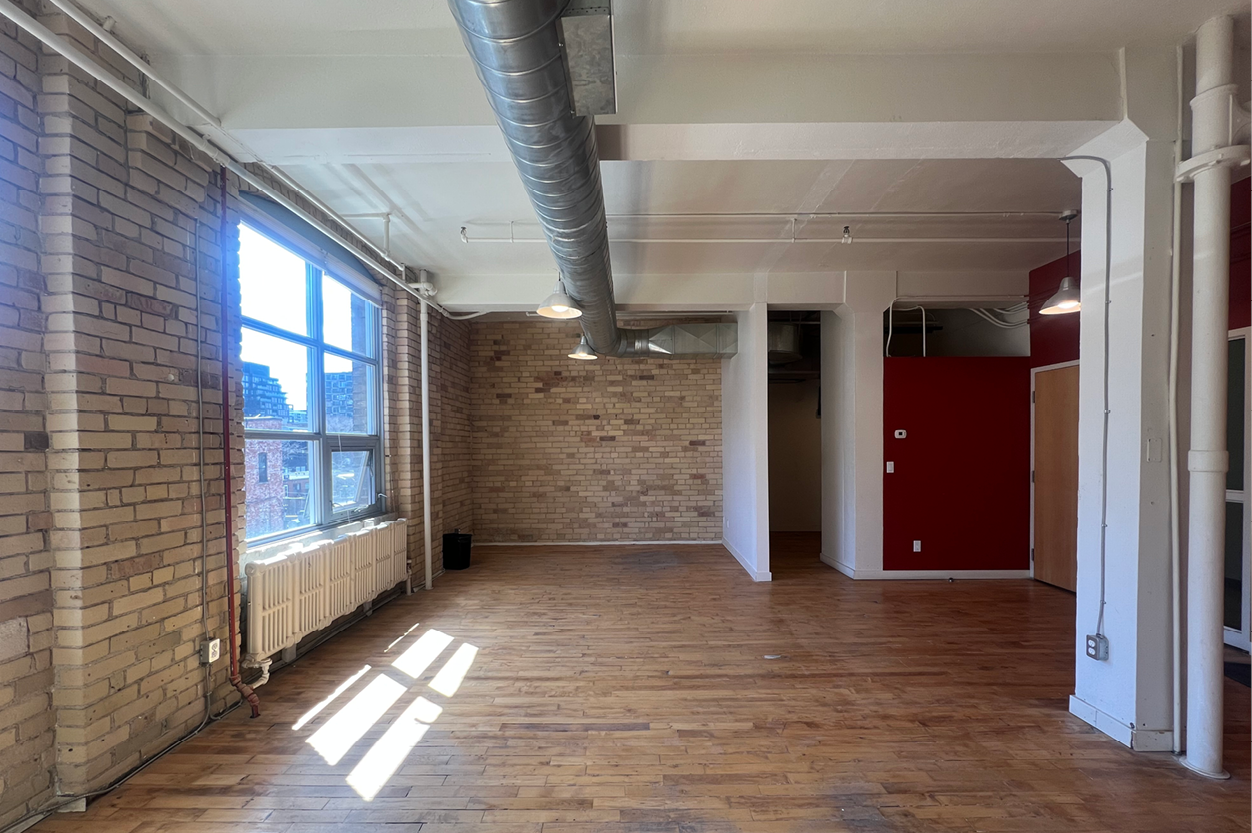 174 Spadina Suite 306