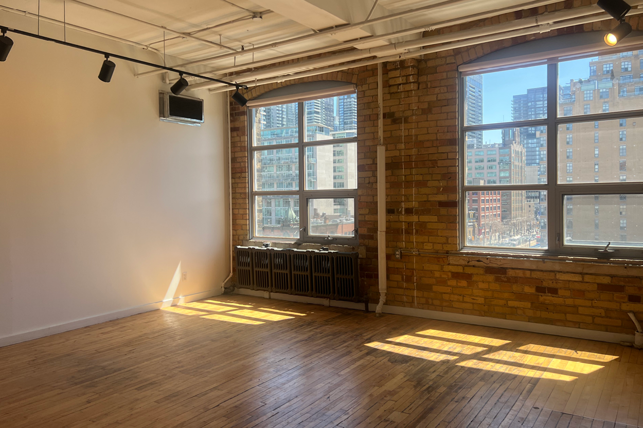 174 Spadina suite 506
