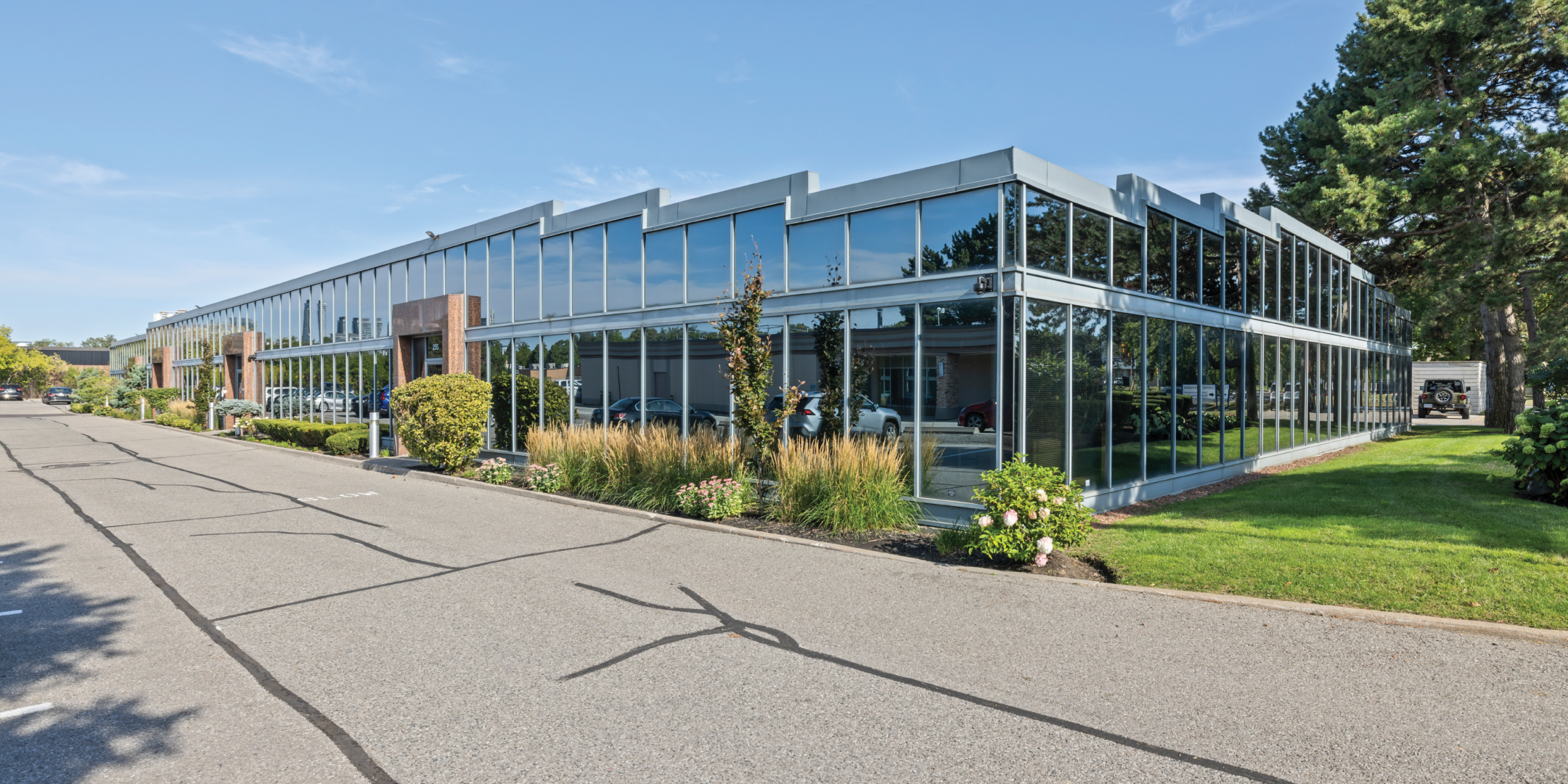 235-255 Lesmill Road building exterior