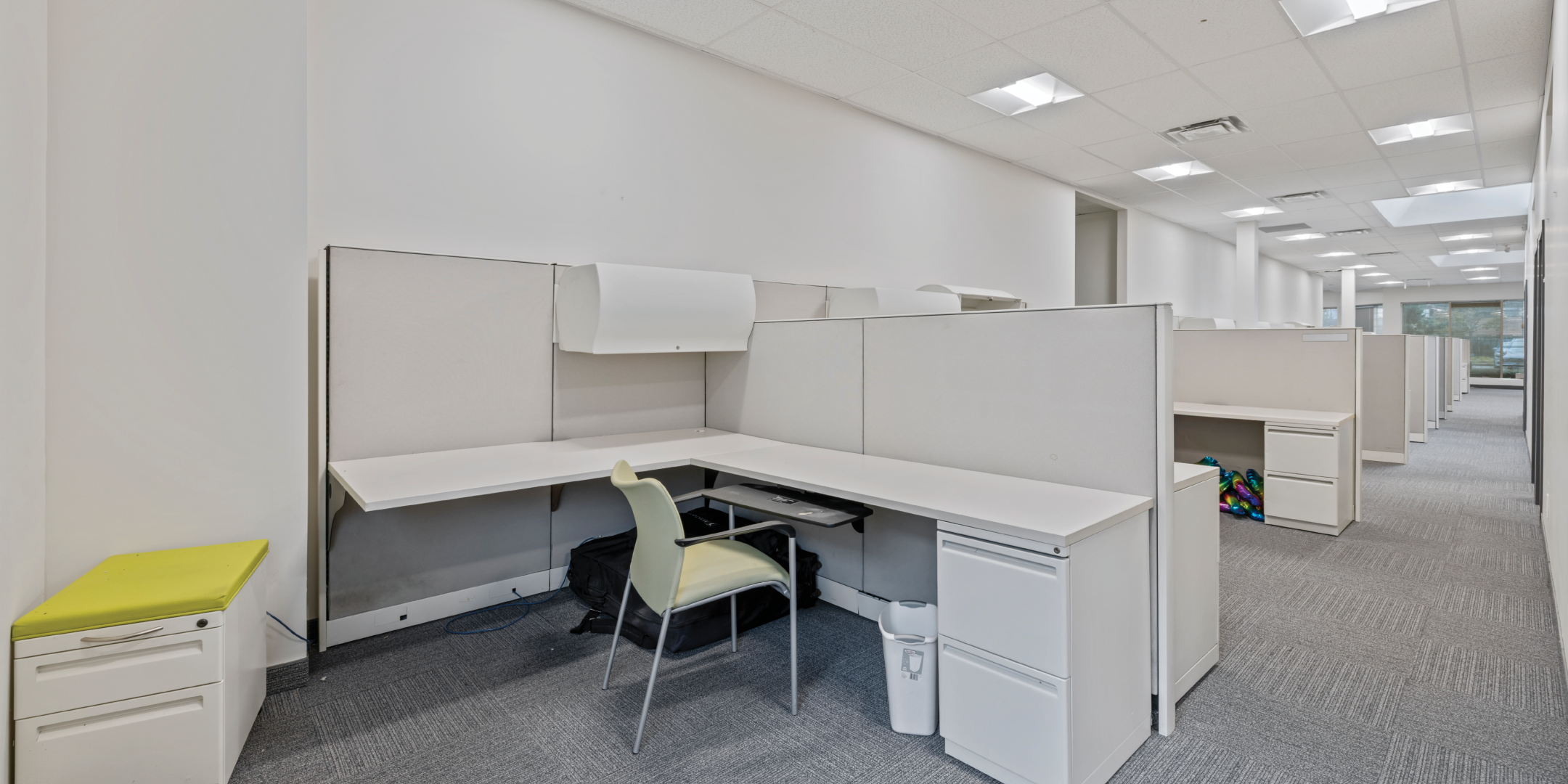 235-255 Lesmill Road cubicles
